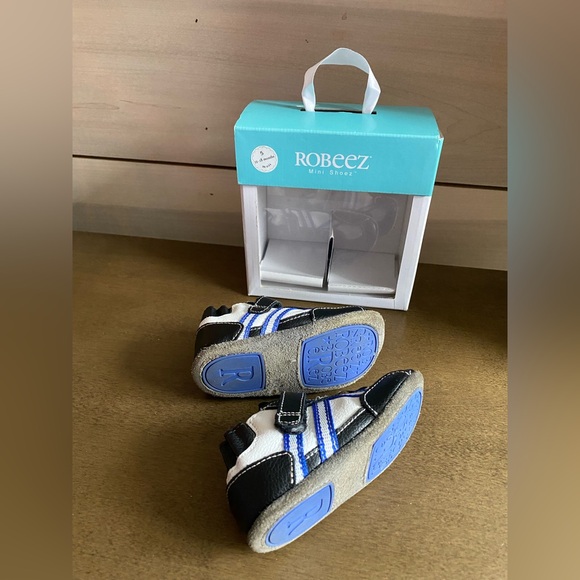 Robeez Baby Walker Shoes - Black and White - Picture 5 of 7